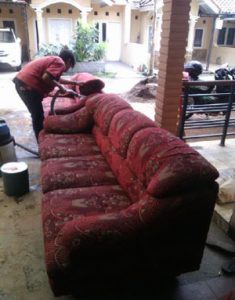 cuci sofa bekasi