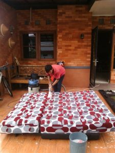 jasa cuci sofa bekasi (2)